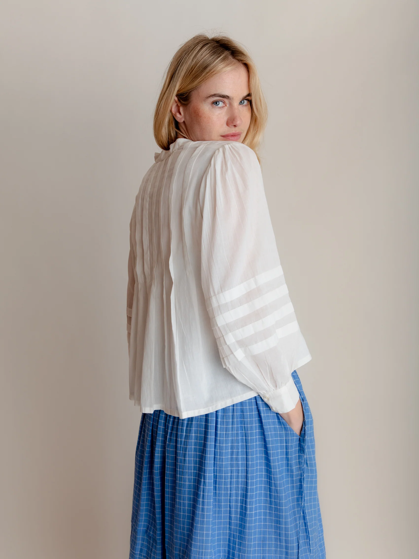 Finty Shirt in Ivory White - Image 2